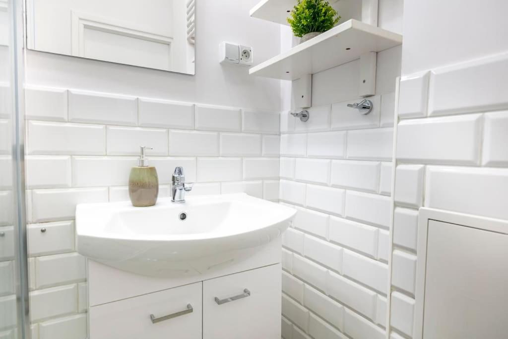 ワルシャワSielecka 52 - 4Os Apartamentアパートメント エクステリア 写真